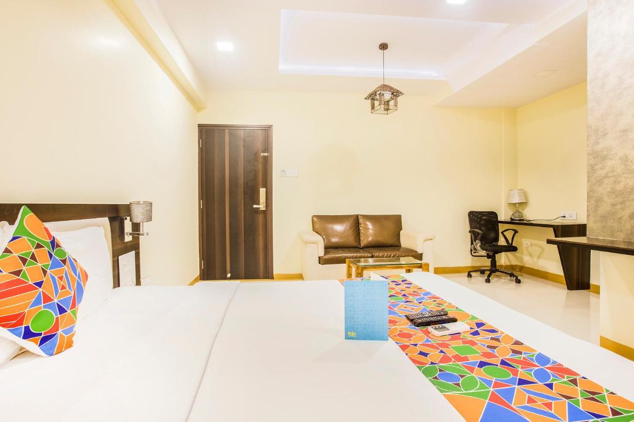 Fabexpress Time Square Hotell Thane Eksteriør bilde