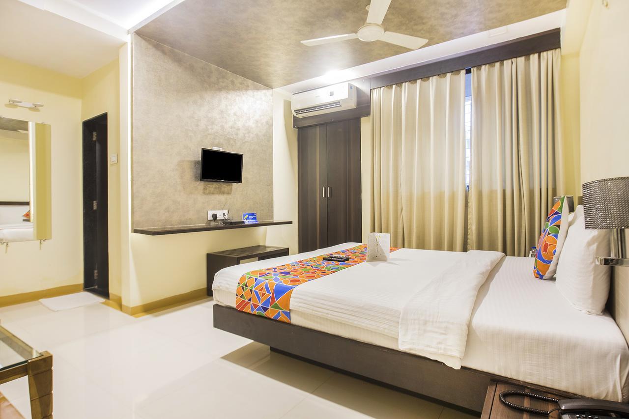 Fabexpress Time Square Hotell Thane Eksteriør bilde