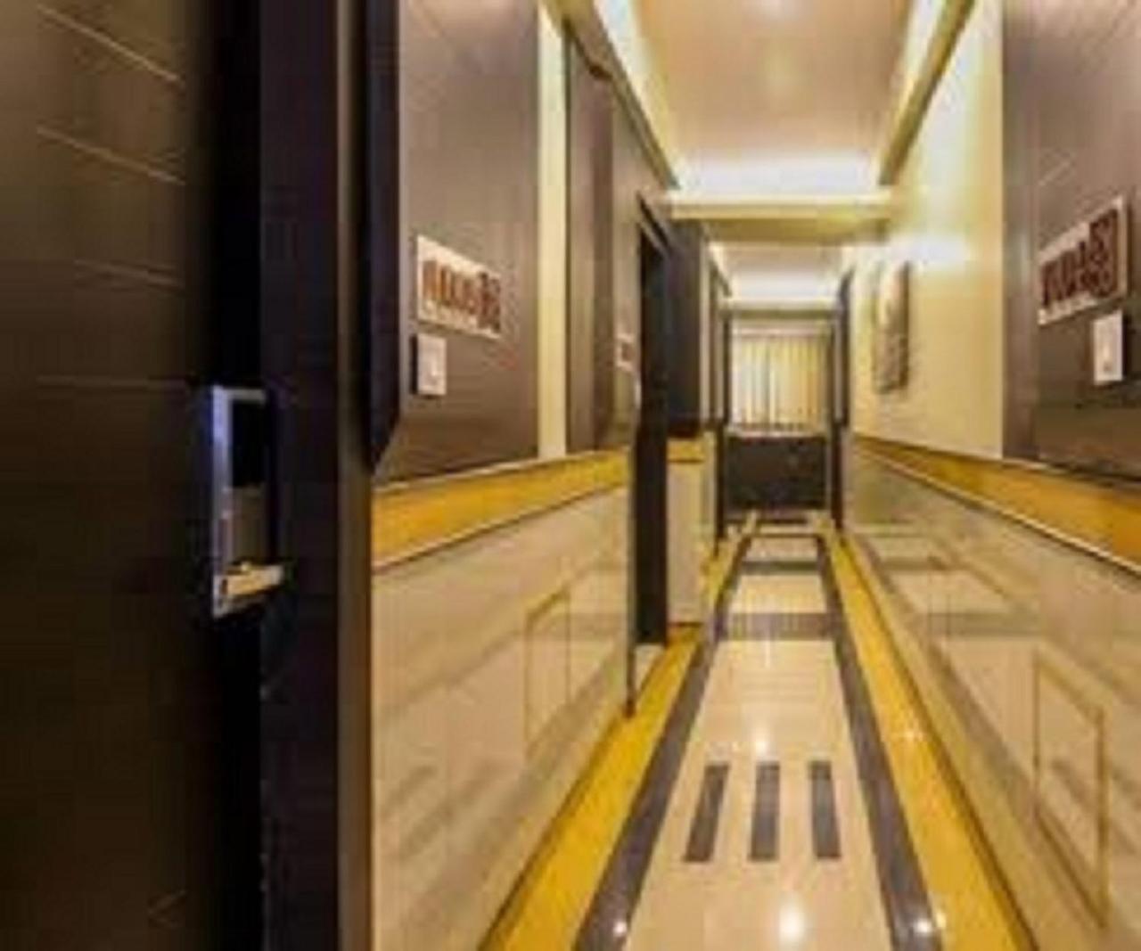 Fabexpress Time Square Hotell Thane Eksteriør bilde