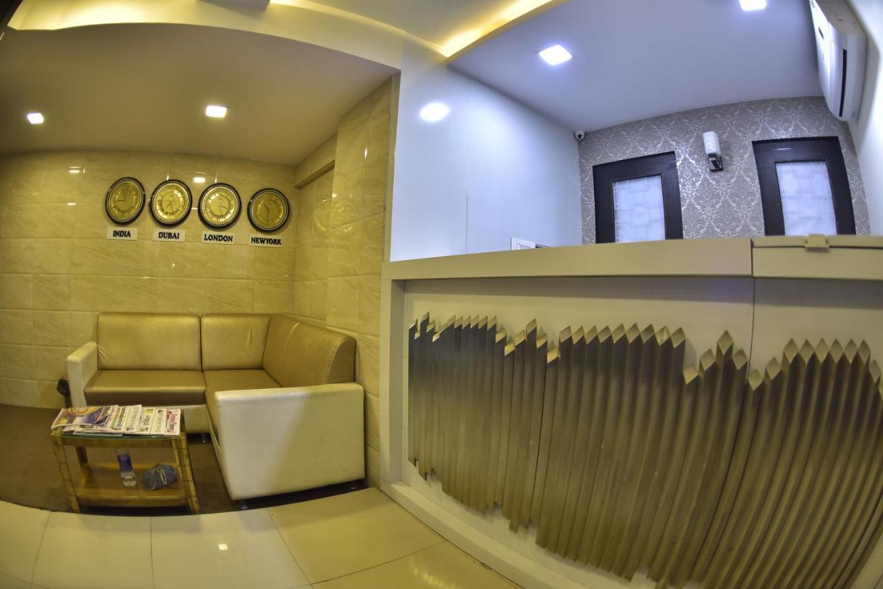 Fabexpress Time Square Hotell Thane Eksteriør bilde