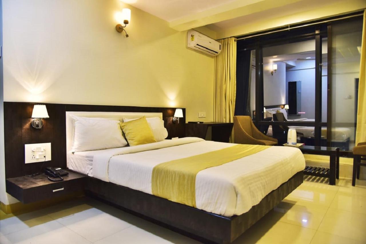 Fabexpress Time Square Hotell Thane Eksteriør bilde