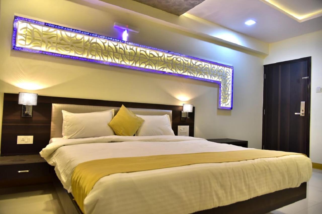 Fabexpress Time Square Hotell Thane Eksteriør bilde