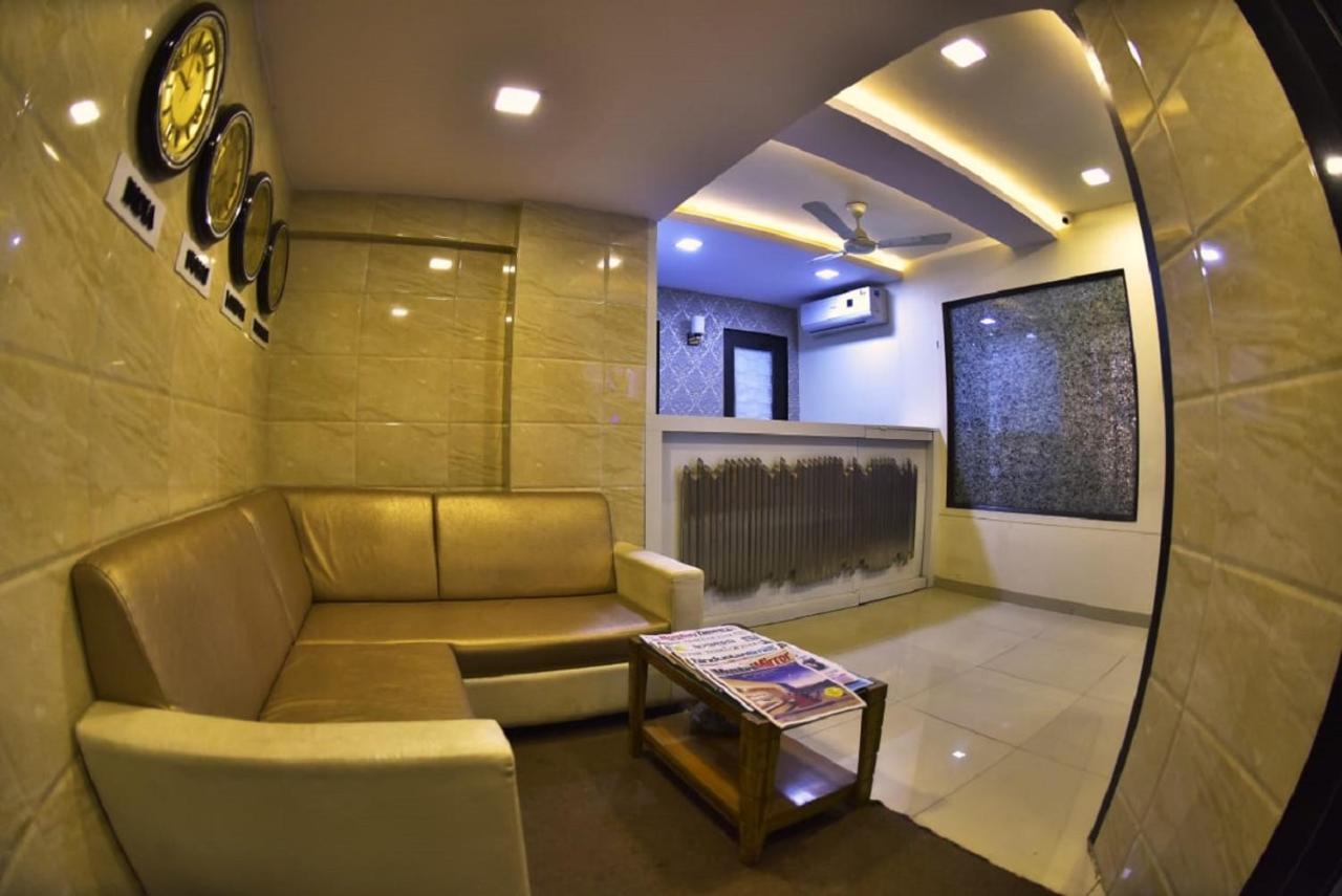 Fabexpress Time Square Hotell Thane Eksteriør bilde