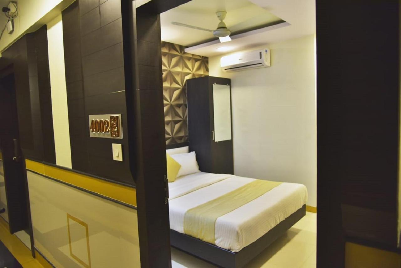 Fabexpress Time Square Hotell Thane Eksteriør bilde