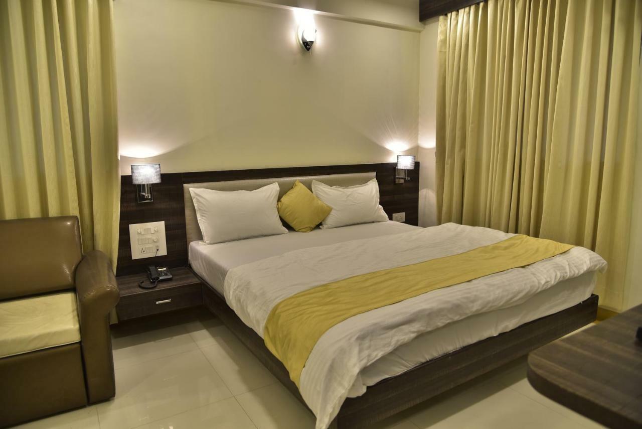 Fabexpress Time Square Hotell Thane Eksteriør bilde