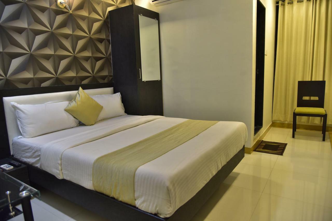 Fabexpress Time Square Hotell Thane Eksteriør bilde