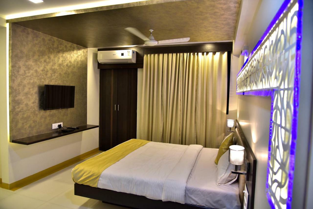 Fabexpress Time Square Hotell Thane Eksteriør bilde